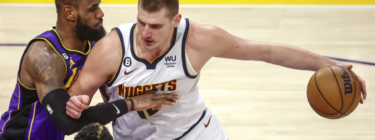 手望尘莫及 手望尘莫及